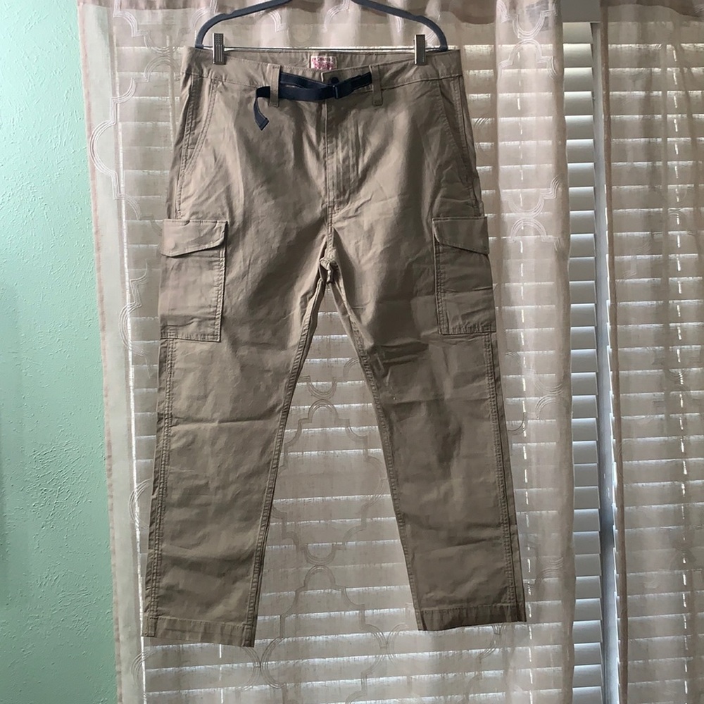 Levi men’s cargo pants 36 x 29